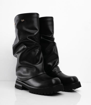 Bota larga negra corrugada