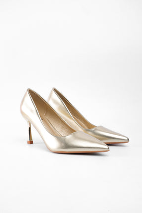 tacón dorado de punta