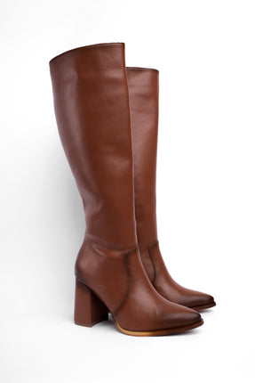 Bota larga miel puntuda