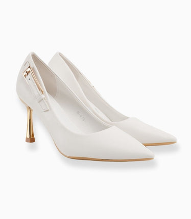 Tacón blanco detalle hebilla