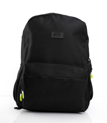 Morral impermeable nergro con bolsillo frontal y correa