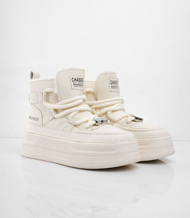 Tenis blancos de plataforma con peluche interno