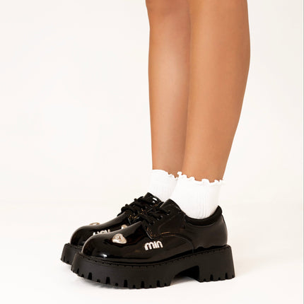 Zapatos charol chunky con apliques plateados