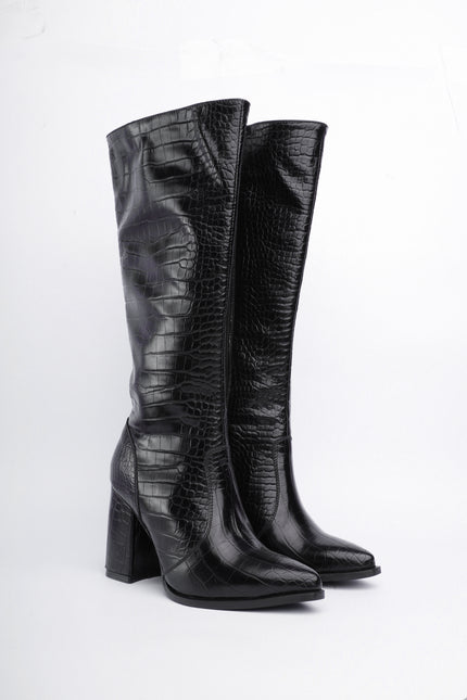Botas largas negras textura cocodrilo