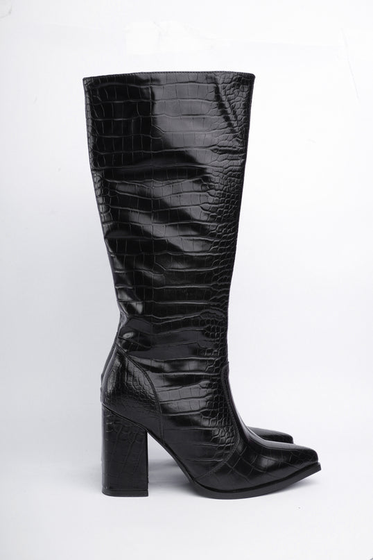 Botas largas negras textura cocodrilo