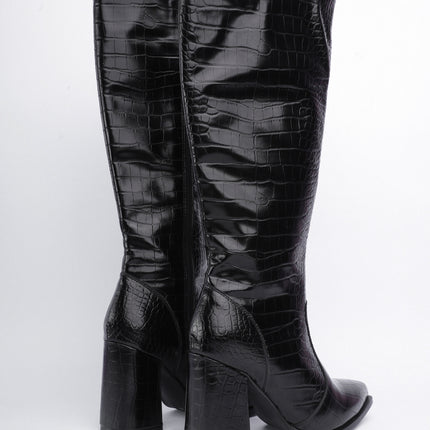 Botas largas negras textura cocodrilo