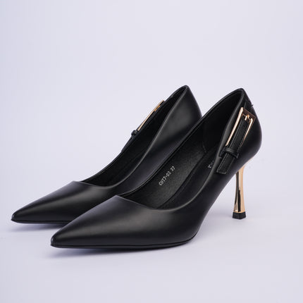 Tacones negros con hebilla