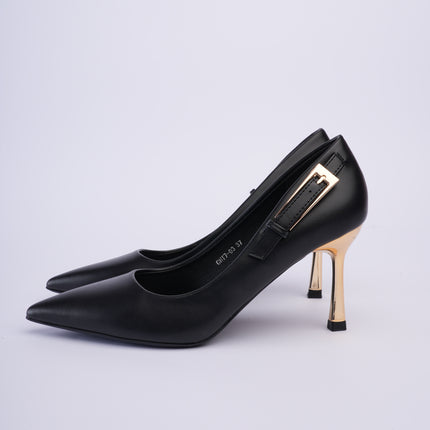 Tacones negros con hebilla