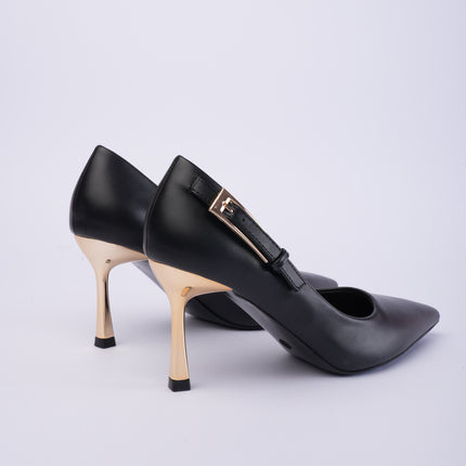 Tacones negros con hebilla