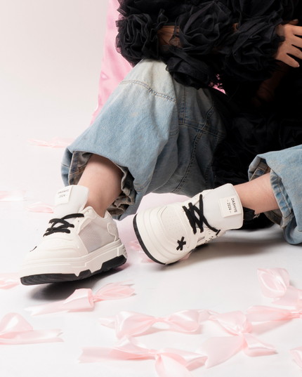Tenis crema x negro diseños