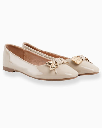 Baletas beige detalle osito