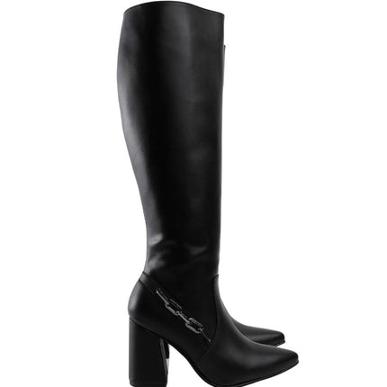 Bota alta negra con tacón grueso y detalle negro lateral