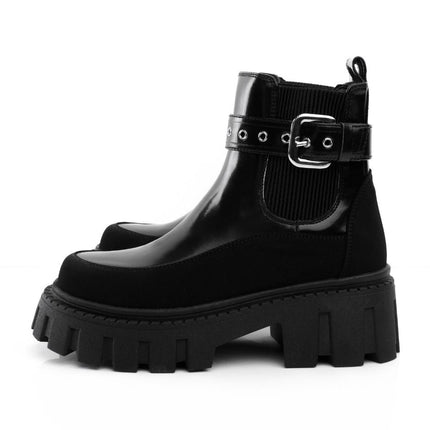Botines de charol negros con correa