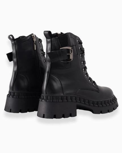 Botín negro cordones y hebilla