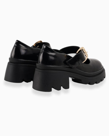Mocasines charol negros correa y hebilla dorada