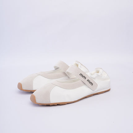 Bailarinas deportivas blancas