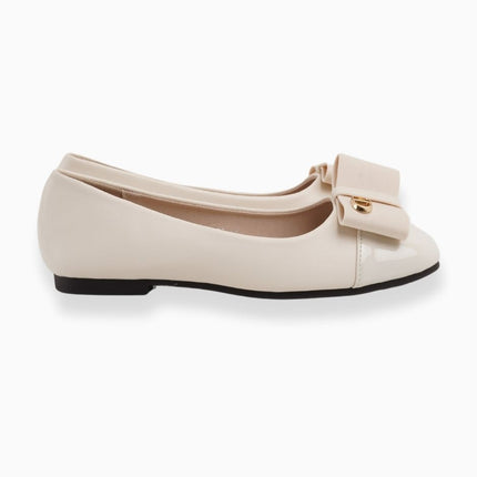 Baletas beige con lazo y detalles dorados