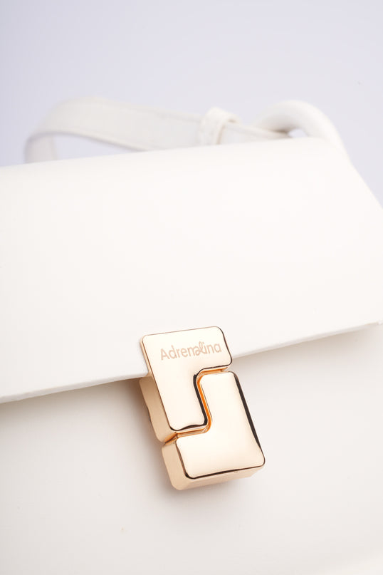 Bolso blanco mediano con correa