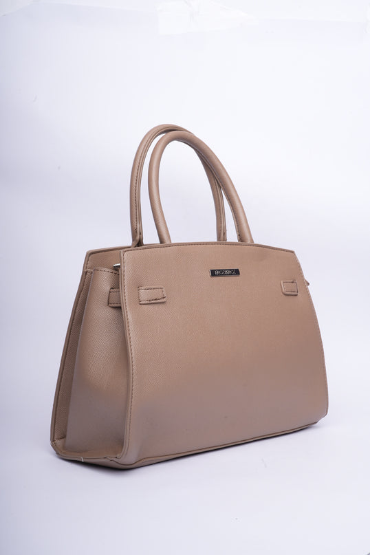 Bolso con diseño elegante beige
