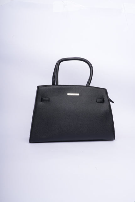 Bolso con diseño elegante negro