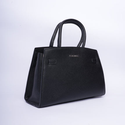 Bolso con diseño elegante negro