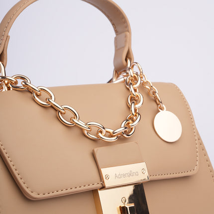Bolso pequeño elegante beige con detalles dorados