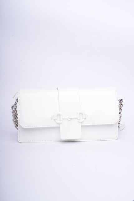 Bolso pequeño blanco con cadena