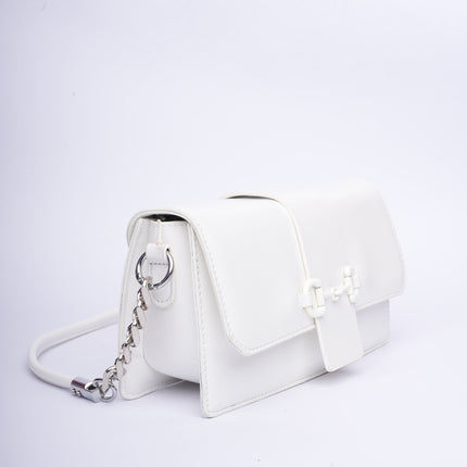 Bolso pequeño blanco con cadena