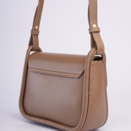 Bolso taupe mediano con correa