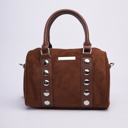 Bolso tipo baúl café en gamuza