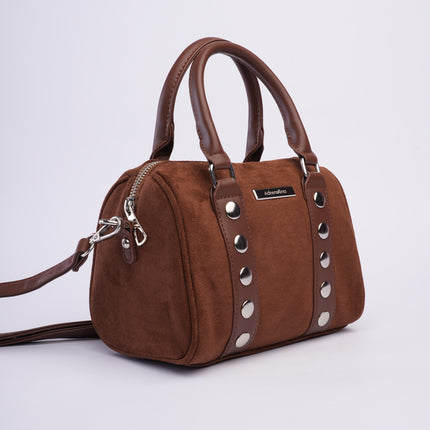 Bolso tipo baúl café en gamuza