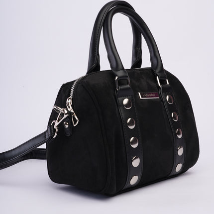 Bolso tipo baúl negro en gamuza