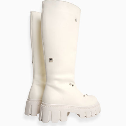 Bota larga blanca con taches