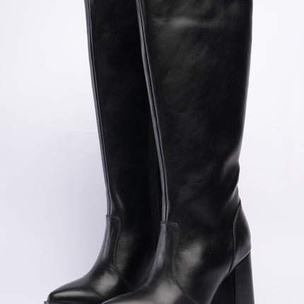 Bota larga elegante negra con tacón