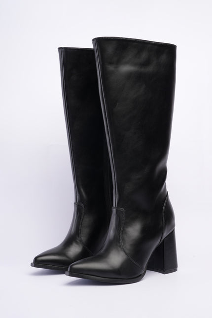 Bota larga elegante negra con tacón