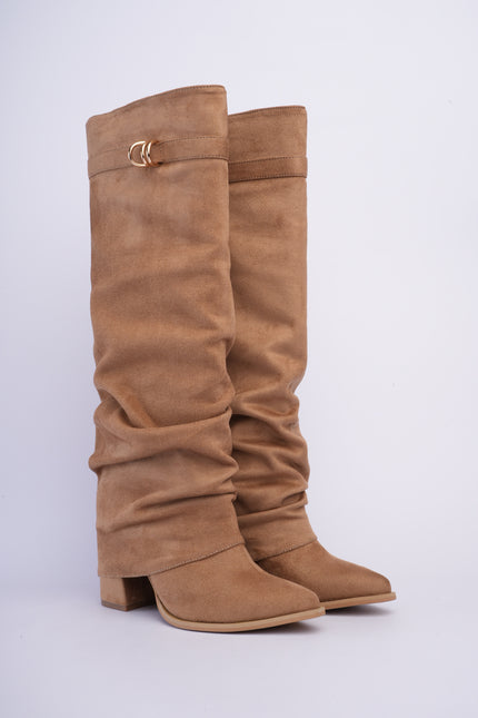 Bota larga taupe con capa corrugada