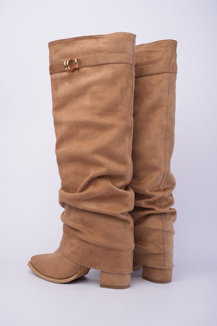 Bota larga taupe con capa corrugada