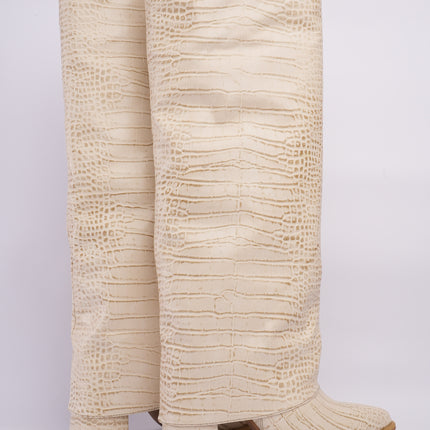 Botas altas beige efecto cocodrilo con tacón medio