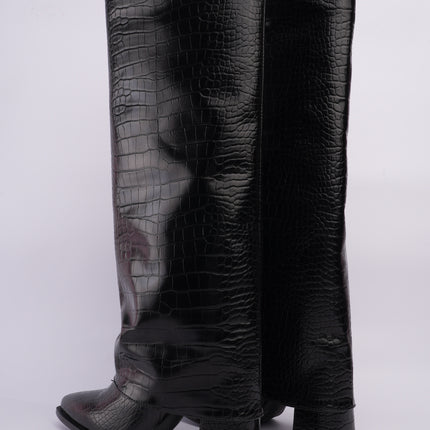 Botas altas negras efecto cocodrilo con tacón medio