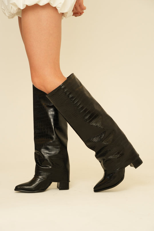 Botas altas negras efecto cocodrilo con tacón medio