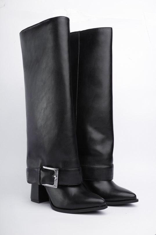 Botas caña alta negras con hebilla plateada