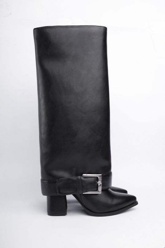Botas caña alta negras con hebilla plateada