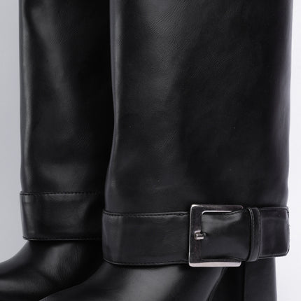 Botas caña alta negras con hebilla plateada