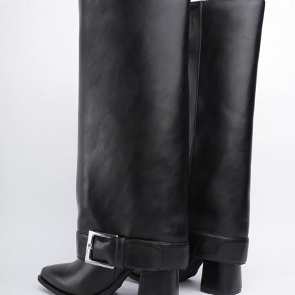 Botas caña alta negras con hebilla plateada