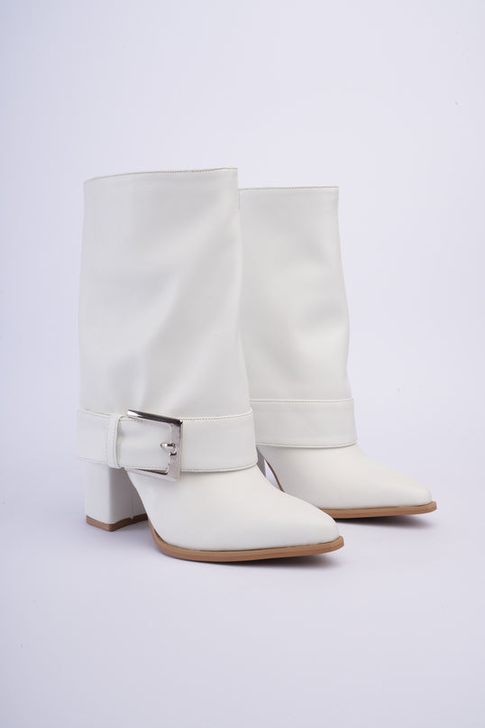 Botas caña media con capa blancas