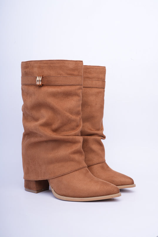 Botas caña media miel con argolla dorada
