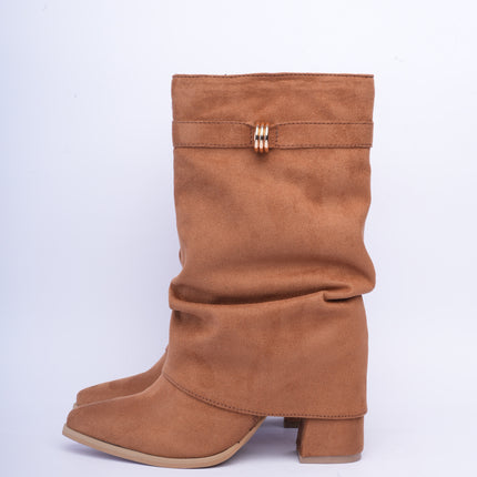 Botas caña media miel con argolla dorada