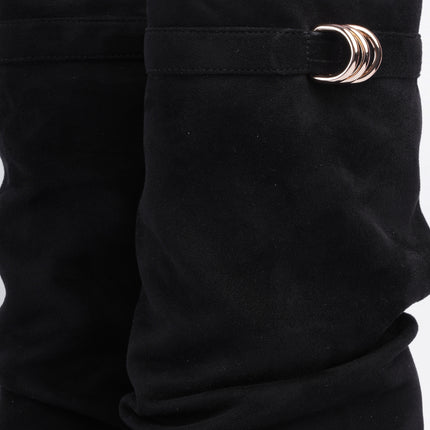 Botas caña media negro con argolla dorada