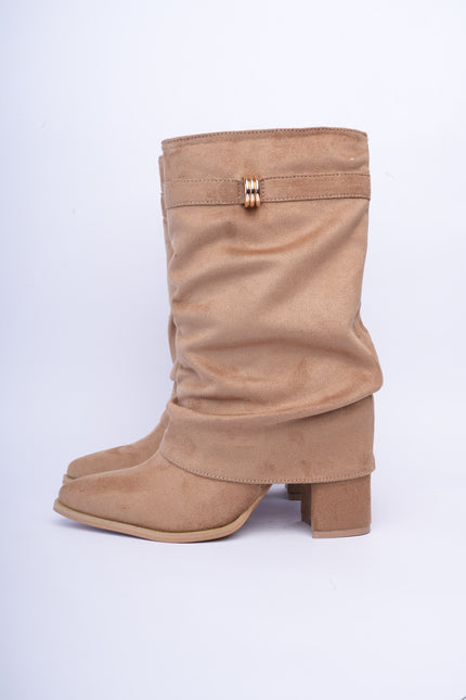 Botas caña media taupe con argolla dorada