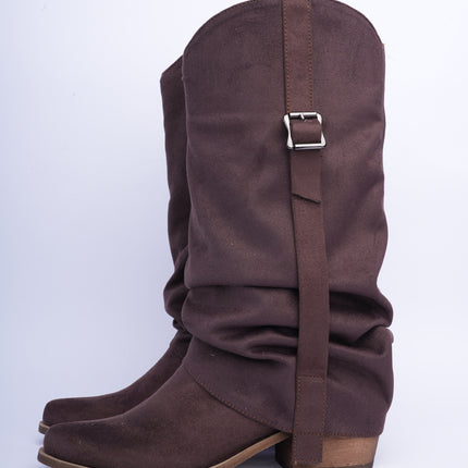Botas cowgirl caña alta en gamuza café con hebilla